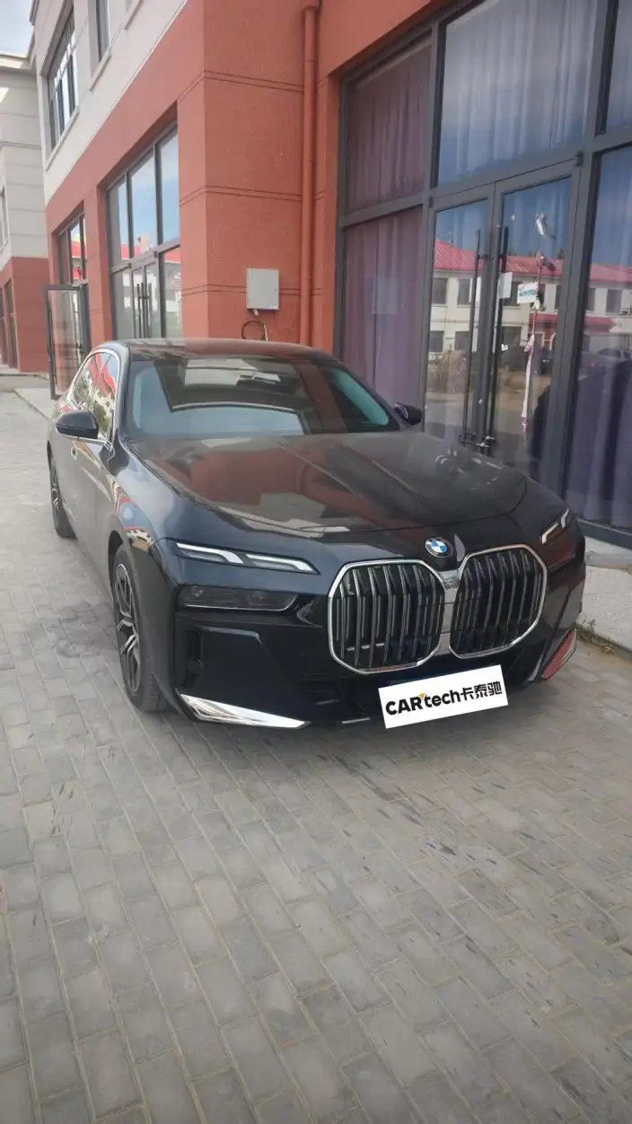 BMW 7 Series 2026 Model 735Li M Sports Set – фото 5