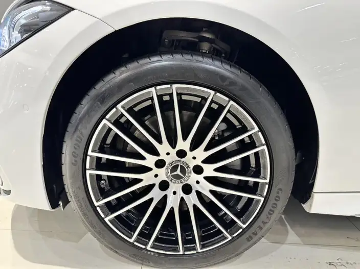 Mercedes-Benz C-Class 2025 Model Facelift C 260 L Sports Edition – фото 10