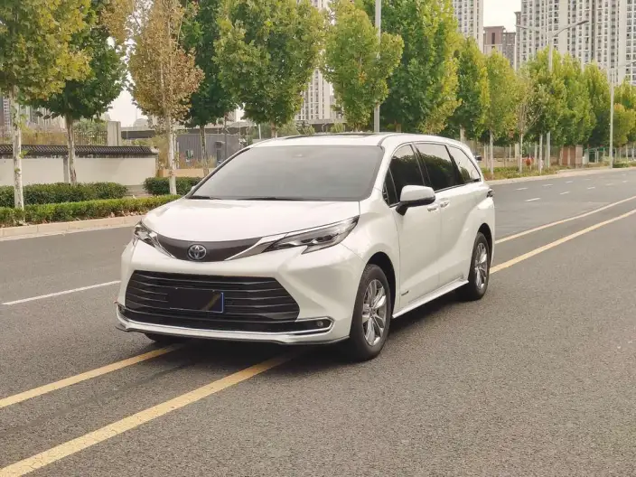 Toyota Sienna 2024 Model Hybrid 2.5L Comfort Edition – фото 1