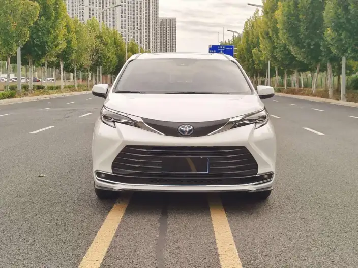 Toyota Sienna 2024 Model Hybrid 2.5L Comfort Edition – фото 2