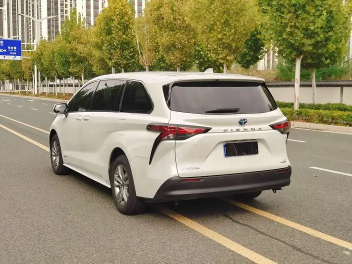 Toyota Sienna 2024 Model Hybrid 2.5L Comfort Edition – фото 4