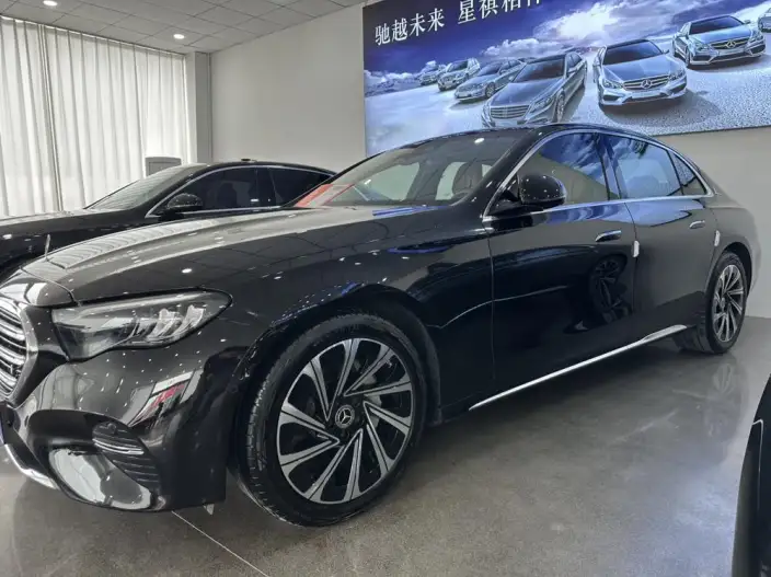 Mercedes-Benz E-Class 2024 Model E 300 L Luxury Model sedan – фото 1