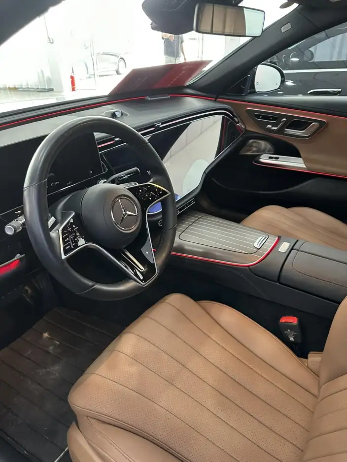 Mercedes-Benz E-Class 2024 Model E 300 L Luxury Model sedan – фото 4