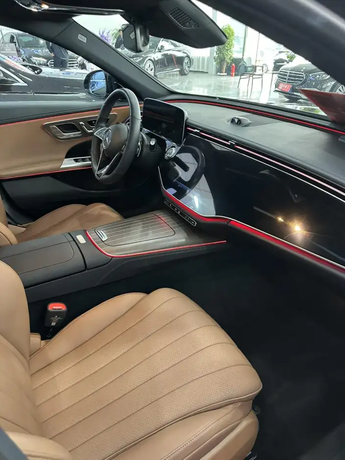 Mercedes-Benz E-Class 2024 Model E 300 L Luxury Model sedan – фото 5