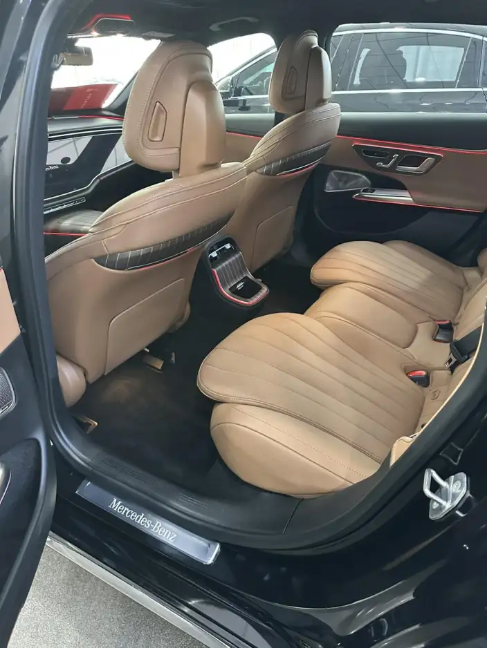 Mercedes-Benz E-Class 2024 Model E 300 L Luxury Model sedan – фото 7