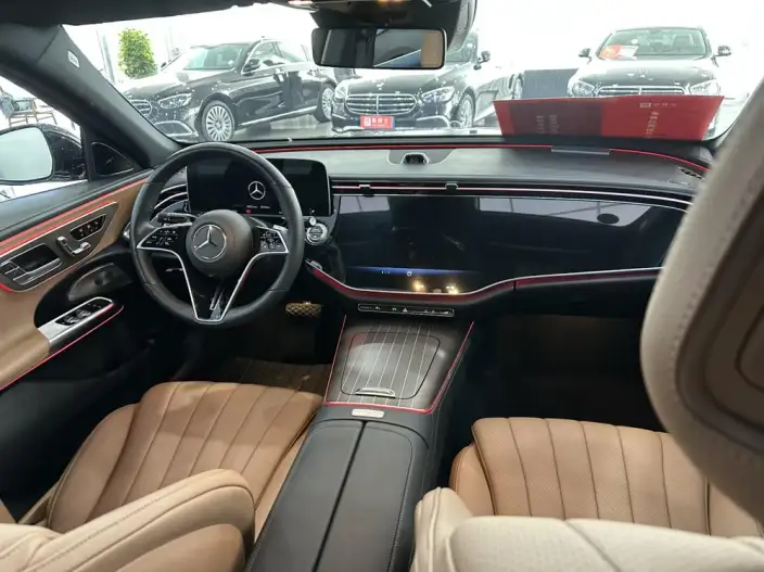 Mercedes-Benz E-Class 2024 Model E 300 L Luxury Model sedan – фото 9