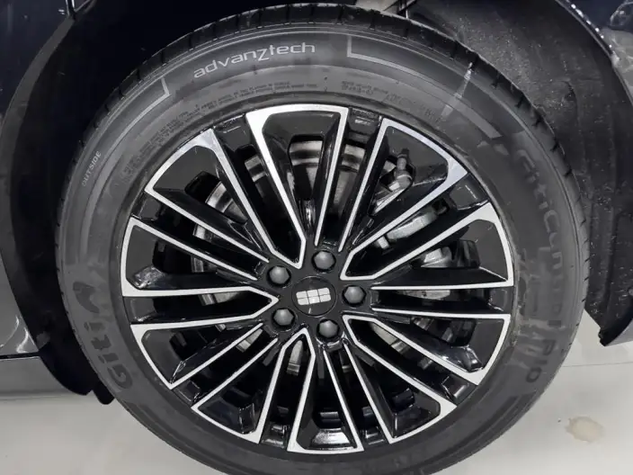 Geely Galaxy E8 PHEV 2025 Model 130km EM-i Exclusive Edition