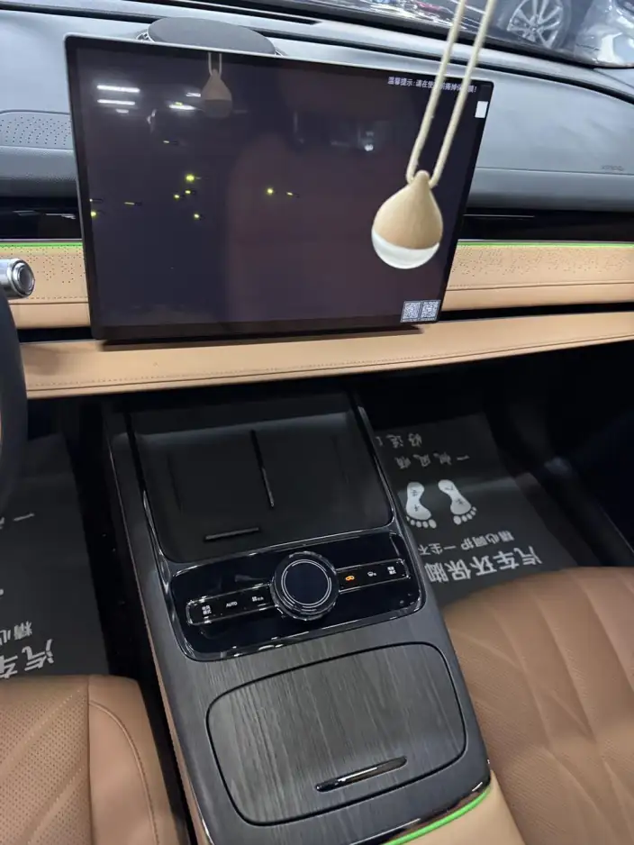 Geely Galaxy E8 PHEV 2025 Model 130km EM-i Exclusive Edition – фото 7