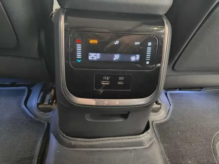 Hongqi HS7 PHEV 2024 Model 2.0T 4WD Flag Enjoy Edition 7 seat – фото 9