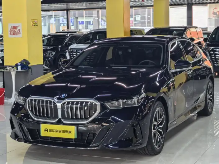 BMW i5 2024 Model eDrive35L Exclusive Model M Sports Set – фото 1