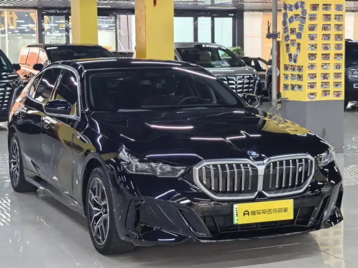BMW i5 2024 Model eDrive35L Exclusive Model M Sports Set – фото 3