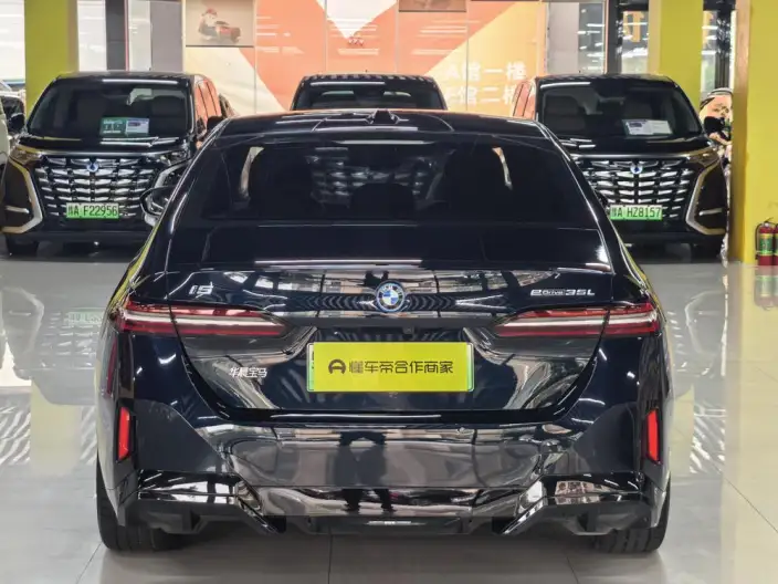BMW i5 2024 Model eDrive35L Exclusive Model M Sports Set – фото 5
