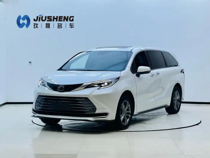 Toyota Sienna 2026 Model Hybrid 2.5L 4WD Deluxe Edition – фото 1
