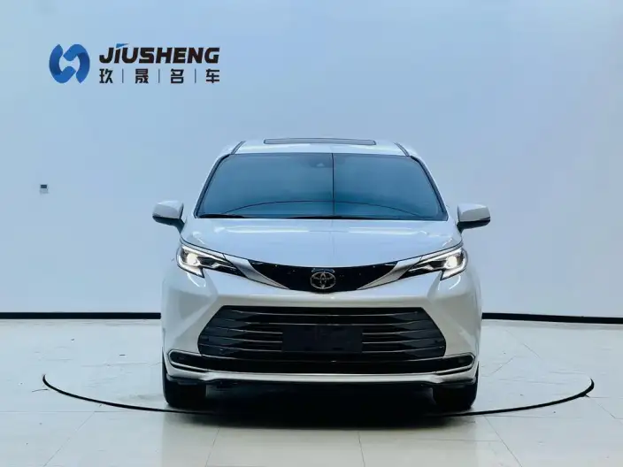 Toyota Sienna 2026 Model Hybrid 2.5L 4WD Deluxe Edition – фото 2