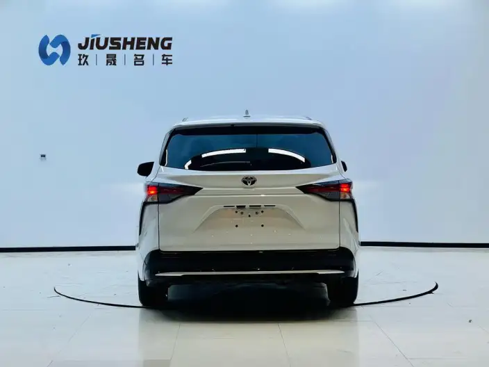 Toyota Sienna 2026 Model Hybrid 2.5L 4WD Deluxe Edition – фото 4