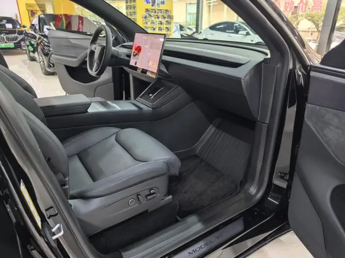 Model Y L 2026 Model Standard Edition – фото 9