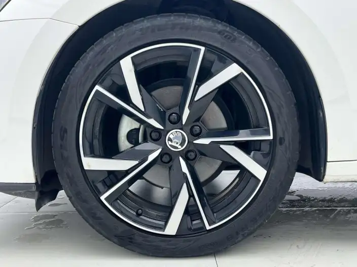 Skoda Octavia 2022 Model PRO TSI280 DSG Exclusive Edition – фото 8