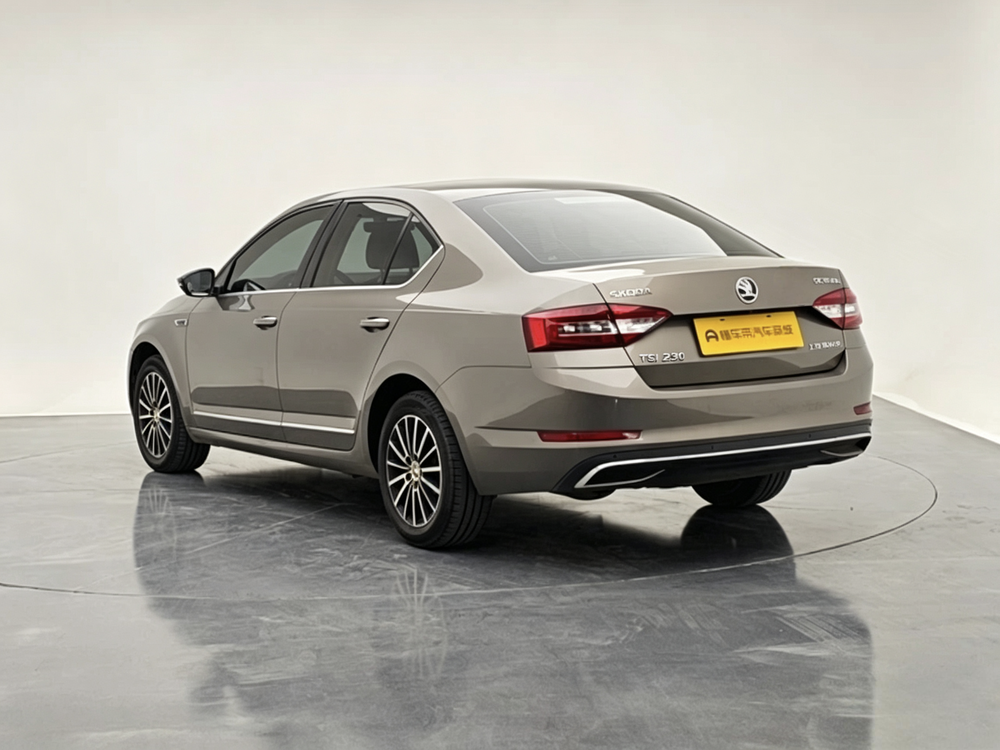 Skoda Octavia 2018 TSI230 DSG Luxury – фото 5