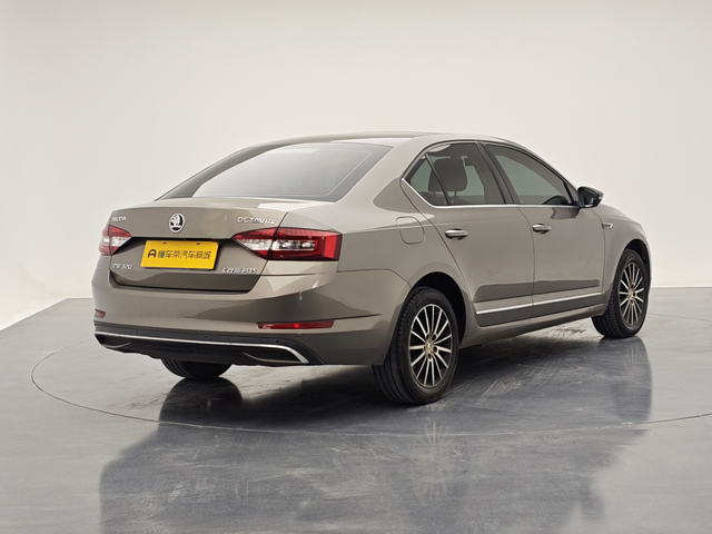 Skoda Octavia 2018 TSI230 DSG Luxury – фото 7