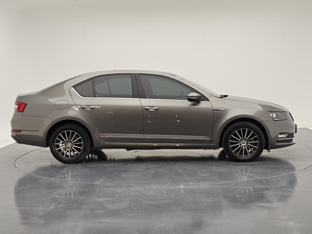 Skoda Octavia 2018 TSI230 DSG Luxury – фото 8