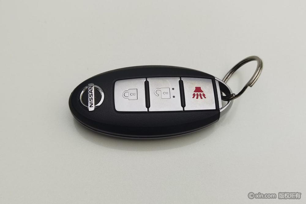 Nissan Qashqai 2012 2.0XL Fire CVT FWD – фото 6
