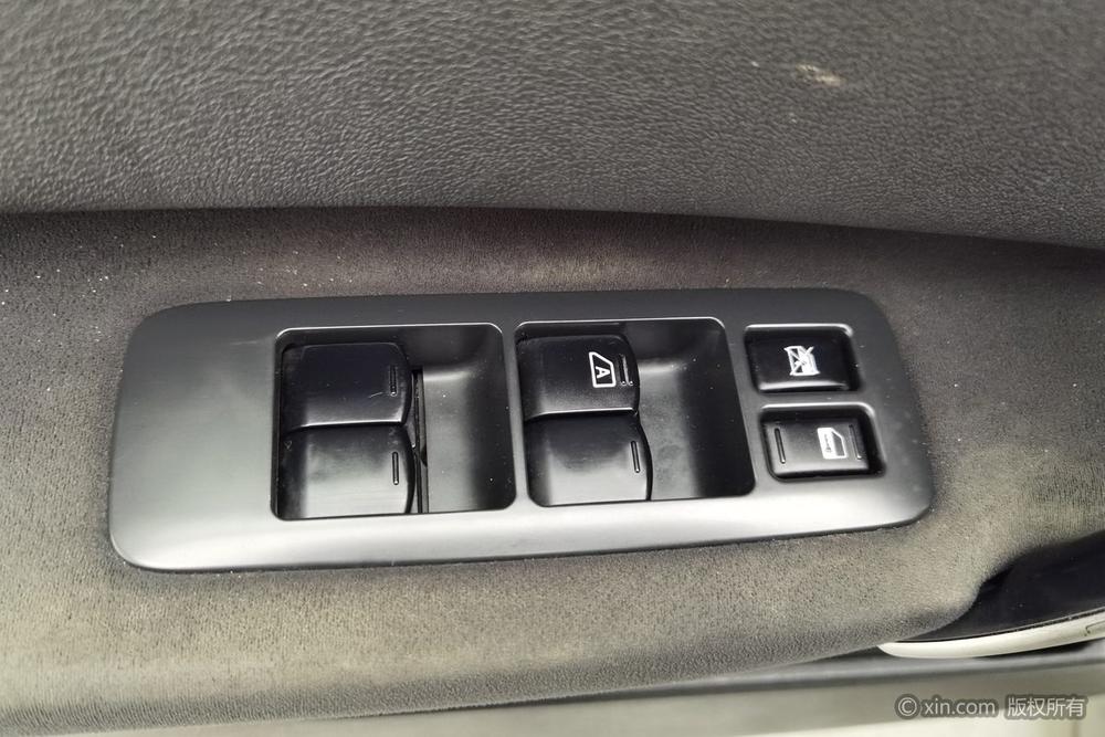 Nissan Qashqai 2012 2.0XL Fire CVT FWD – фото 22