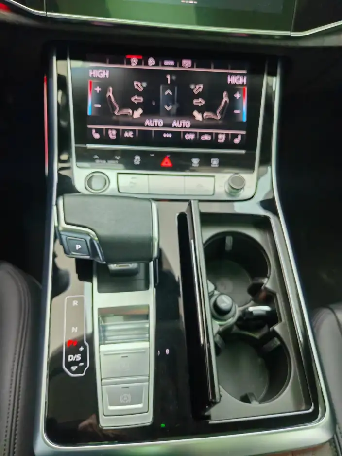 Audi Q8 2022 Model 45 TFSI Luxury Dynamic Model – фото 8