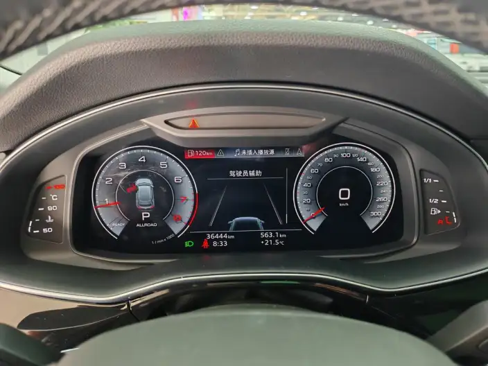 Audi Q8 2022 Model 45 TFSI Luxury Dynamic Model – фото 9