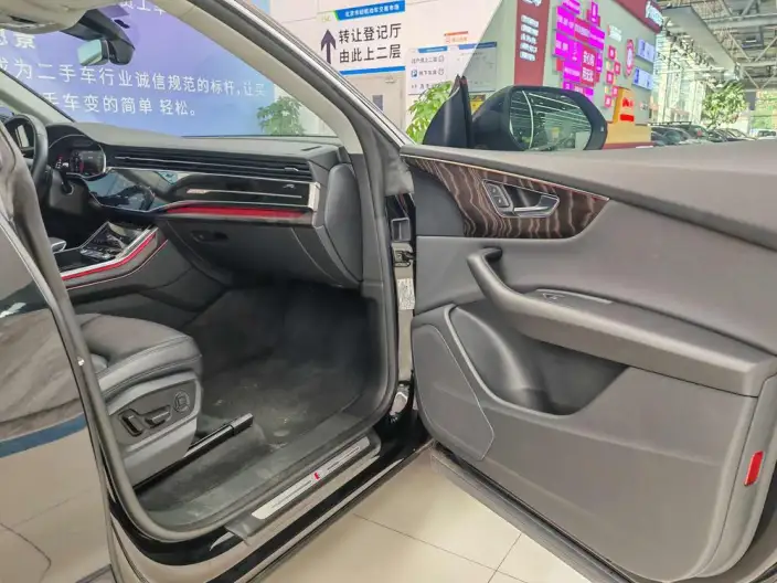 Audi Q8 2022 Model 45 TFSI Luxury Dynamic Model – фото 10