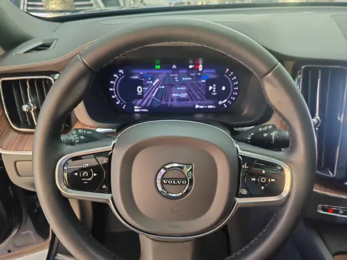 Volvo XC60 2025 Model B5 4WD Smart Range Deluxe Edition – фото 7