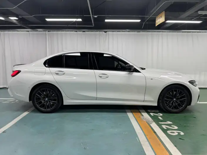 BMW 3 Series 2022 Model 330i M Sports Night Set – фото 8