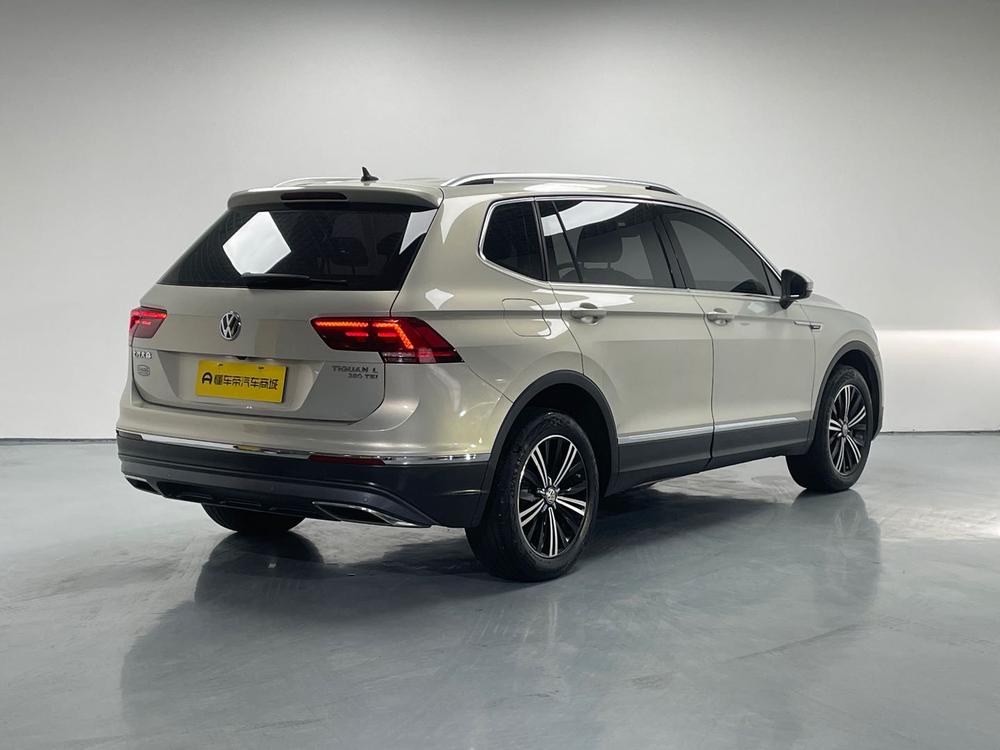 Volkswagen Tiguan L 2017 380TSI Automatic 4WD Luxury – фото 7