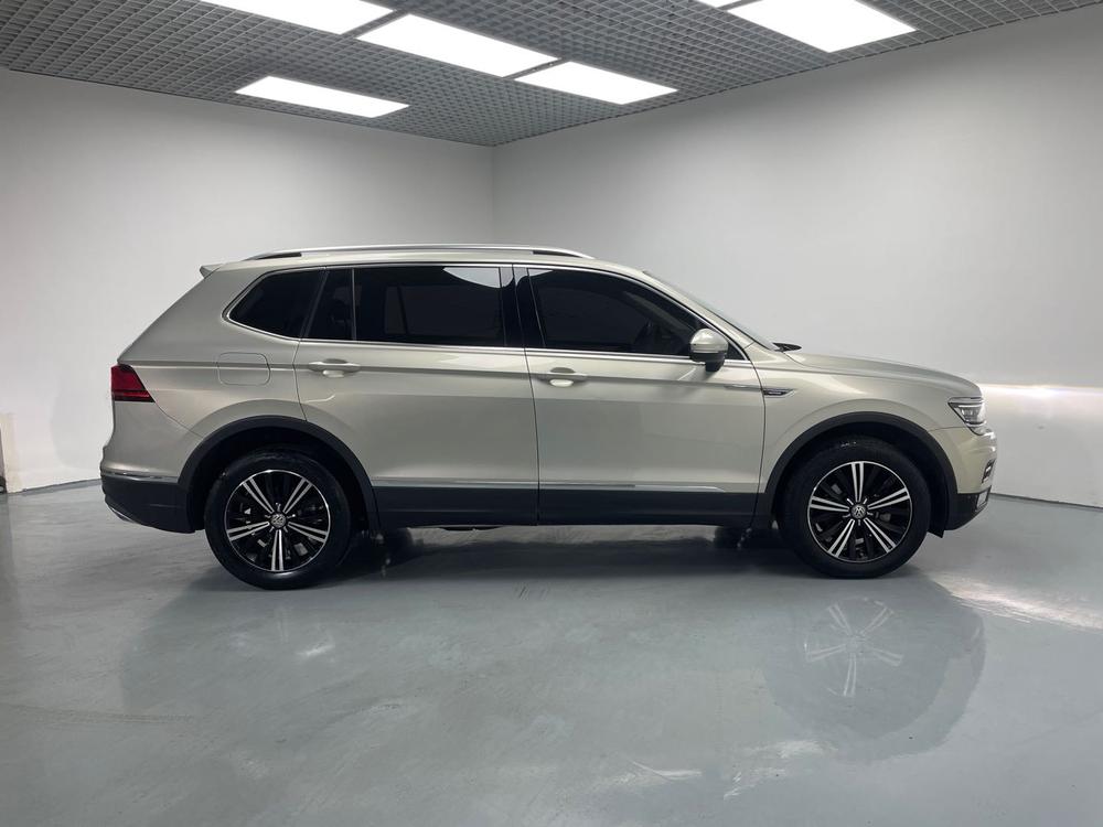Volkswagen Tiguan L 2017 380TSI Automatic 4WD Luxury – фото 8