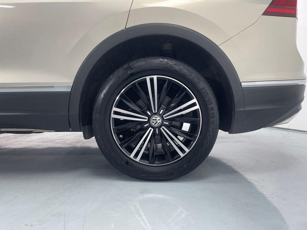 Volkswagen Tiguan L 2017 380TSI Automatic 4WD Luxury – фото 9