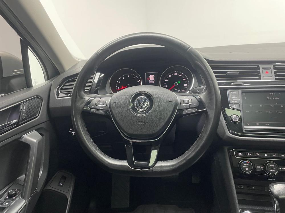 Volkswagen Tiguan L 2017 380TSI Automatic 4WD Luxury – фото 16