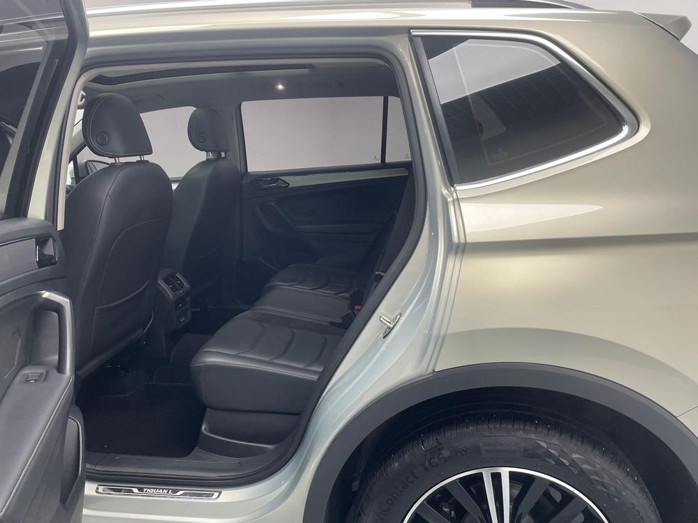 Volkswagen Tiguan L 2017 380TSI Automatic 4WD Luxury – фото 18