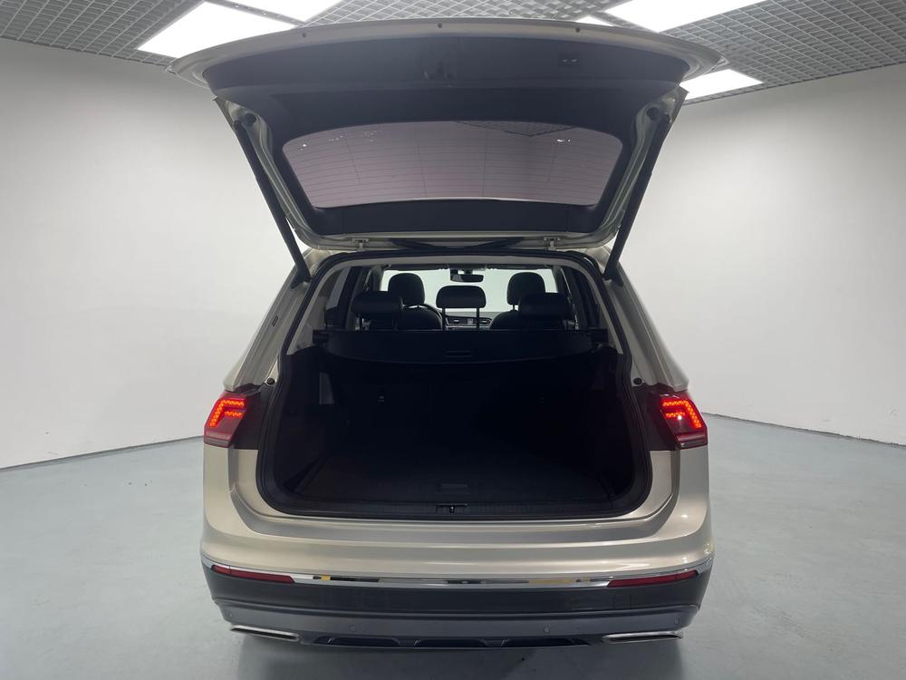 Volkswagen Tiguan L 2017 380TSI Automatic 4WD Luxury – фото 20
