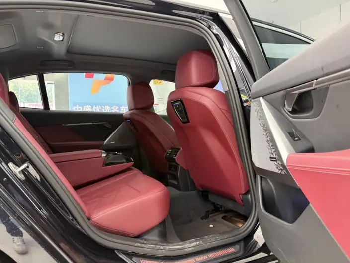 BMW 5 Series 2024 Model 525Li M Sports Set – фото 4