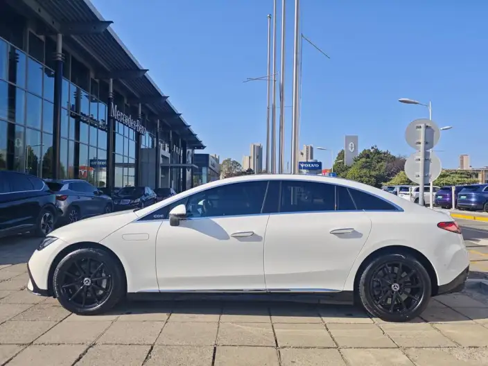 Mercedes-Benz EQE 2022 Model EQE 350 Pioneer Edition – фото 3