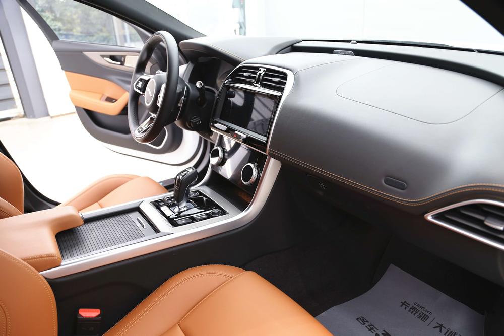 Jaguar XEL 2025 2.0T 250PS R-DYNAMIC 90th Anniversary Collector – фото 25