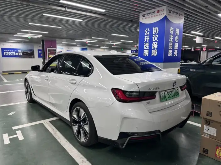 BMW i3 2023 Model Facelift eDrive40L Night Set – фото 3