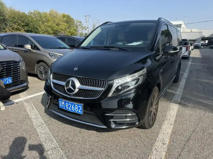 Mercedes-Benz V-Class 2021 Model V 260 L Long wheelbase Deluxe Edition – фото 1