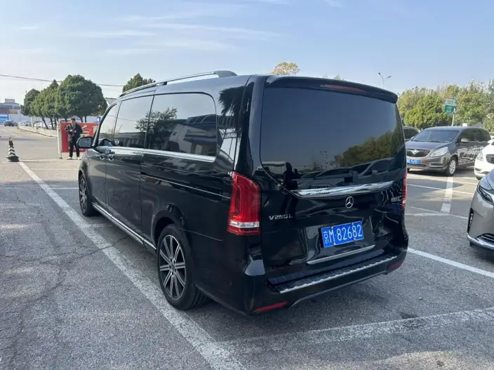 Mercedes-Benz V-Class 2021 Model V 260 L Long wheelbase Deluxe Edition – фото 3