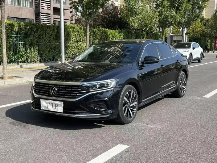 Volkswagen Passat 2023 Model 330TSI Premium Edition – фото 1