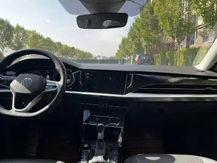Volkswagen Passat 2023 Model 330TSI Premium Edition – фото 8