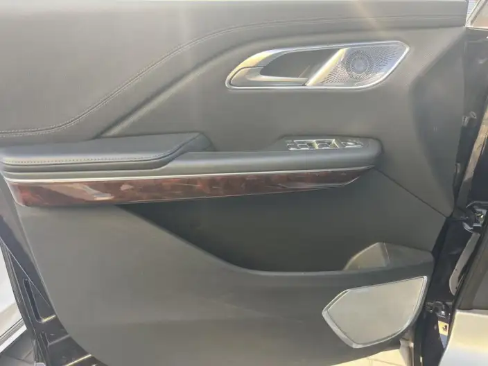 HONGQI HQ9 2024 Model Deluxe Edition – фото 8