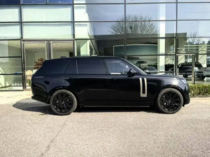 Range Rover 2026 Model 3.0 L6 400PS SE Long axis Edition – фото 5
