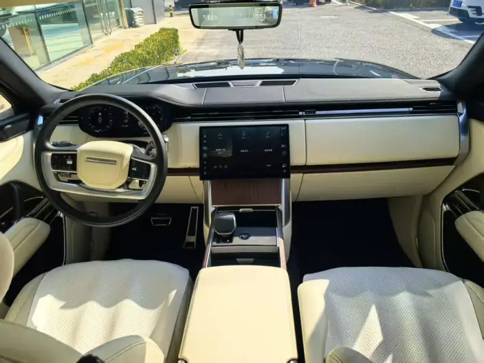 Range Rover 2026 Model 3.0 L6 400PS SE Long axis Edition – фото 7