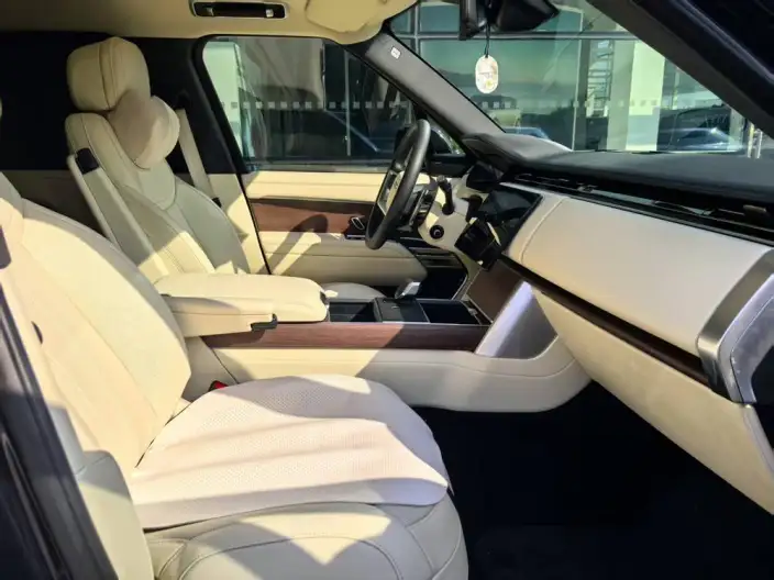 Range Rover 2026 Model 3.0 L6 400PS SE Long axis Edition – фото 8
