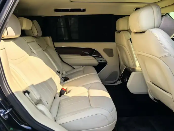 Range Rover 2026 Model 3.0 L6 400PS SE Long axis Edition – фото 9